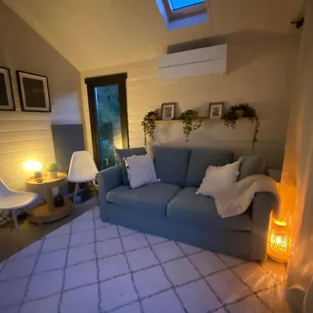 Cozy Sauna House In בית הארחה *